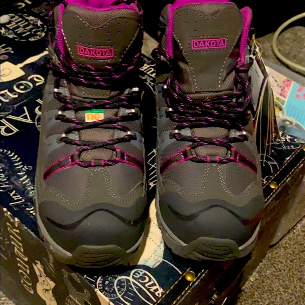 Dakota women’s work boots
